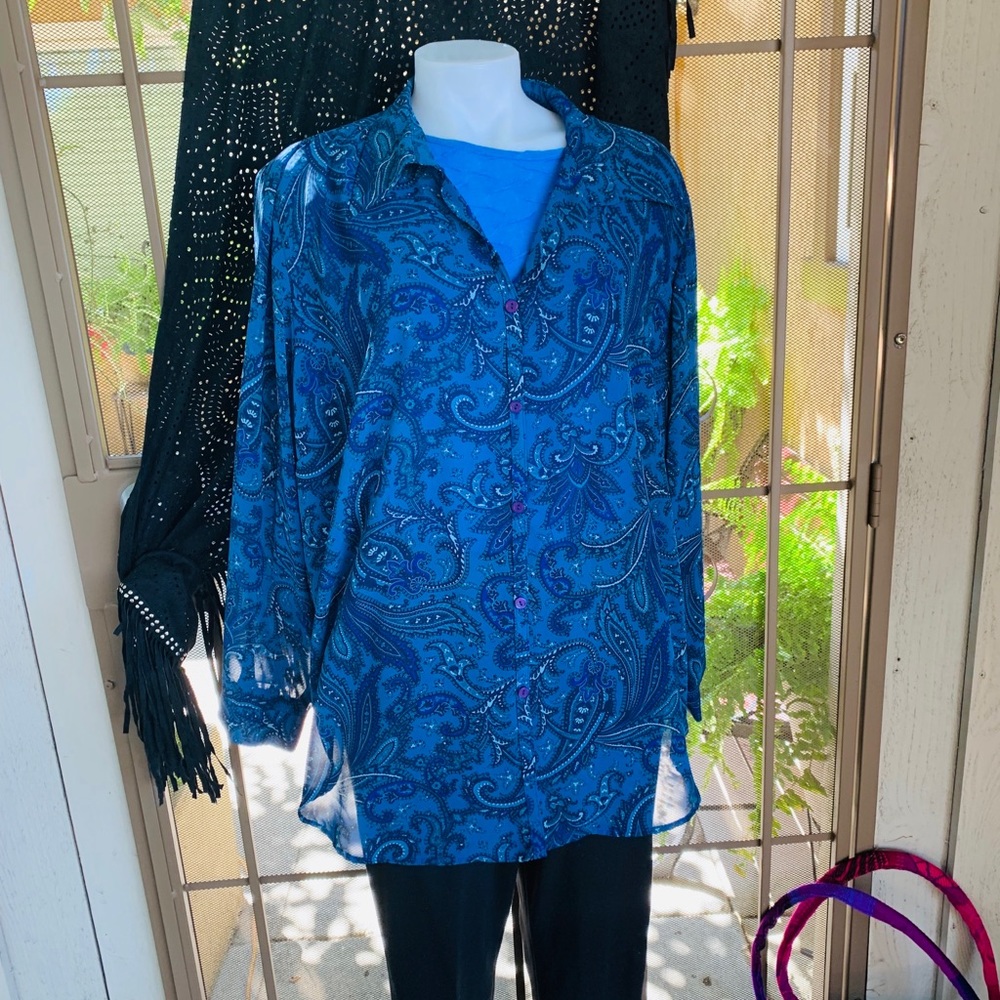 Beautiful blouse - Picture 5 of 8